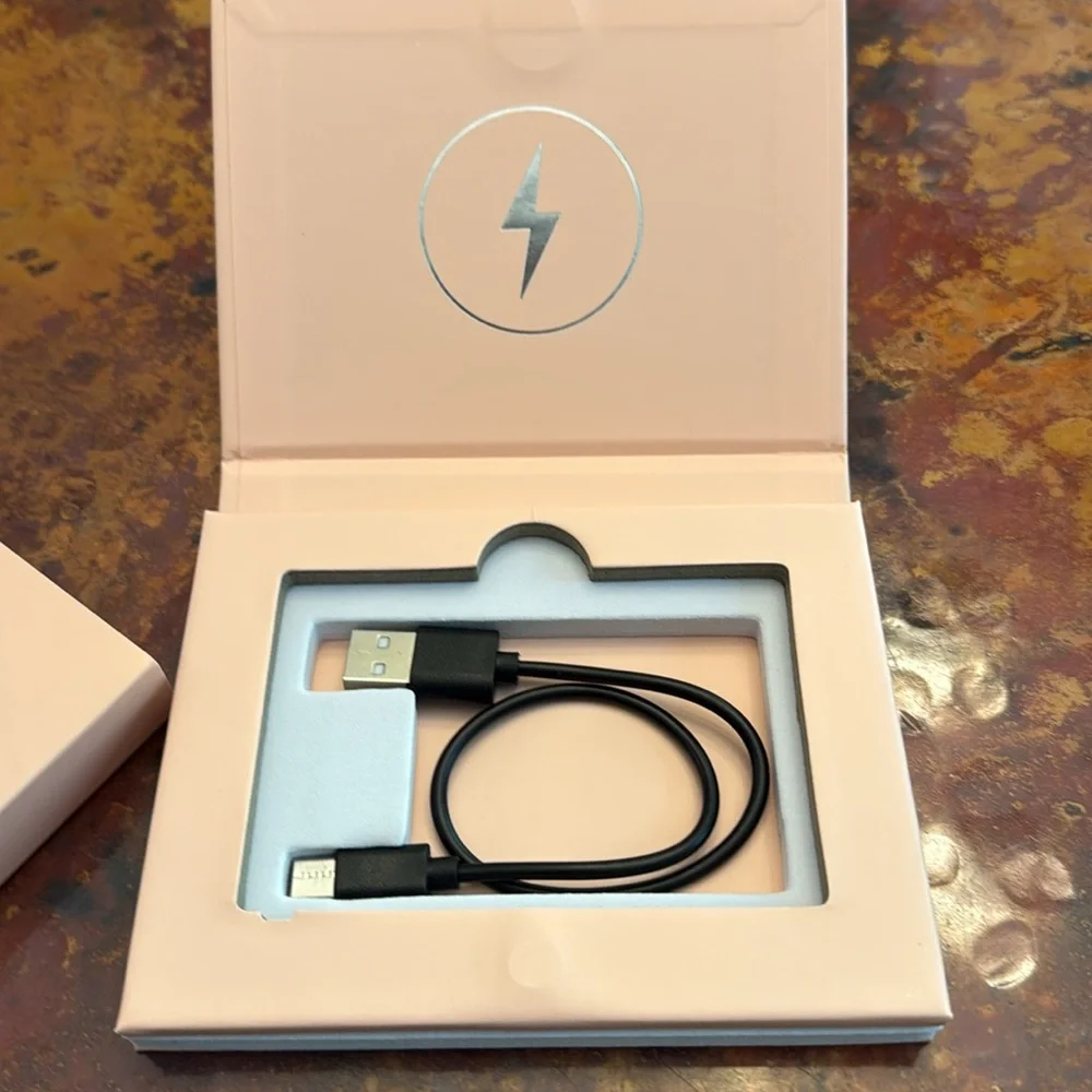 Clutch v3 lightning charger for iPhone 14 and older